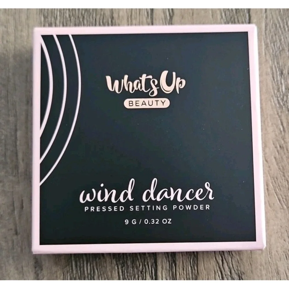 What's Up Beauty Wind Dancer Pressed Setting Powder – Light – 9g / 0.32oz